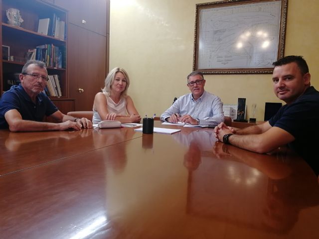 Mario Urrea analiza con la alcaldesa de Campos del Río, María José Pérez, las consecuencias de la DANA en la localidad