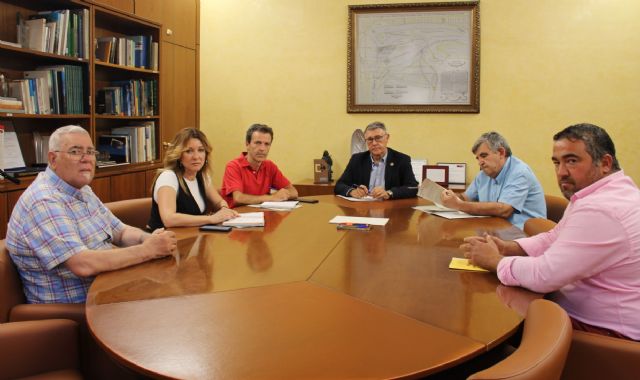 El presidente de la CHS mantiene una reunión de trabajo con la alcaldesa de Campos del Río